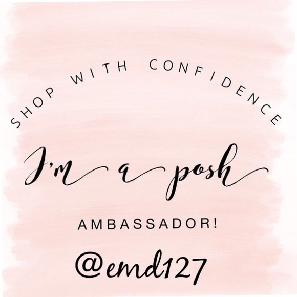 MEET YOUR POSHER - Picture 1 of 7